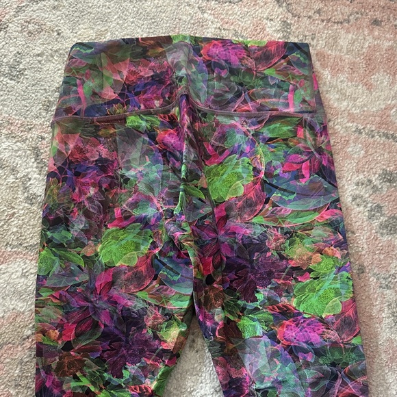 lululemon athletica Multicolor Floral Print Wunder Train Leggings - Picture 2 of 3